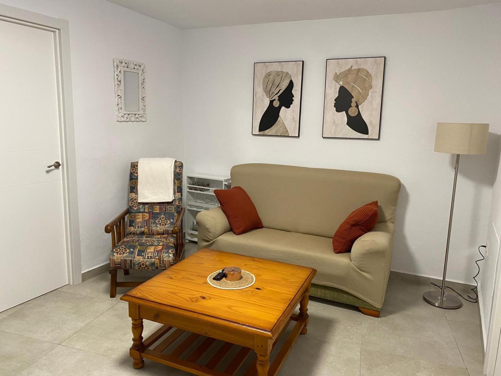 La Casa Rosales